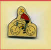 Pin´s  Sport  CYCLISME, LA  POSTE, A.S.P.T.T   ROUEN  (76) - Correo