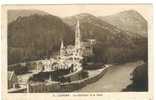 65 LOURDES - La Basilique Et Le Gave - Lourdes