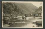 DOVEDALE, STEPPING STONES,   VINTAGE POSTCARD - Derbyshire