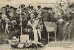 CPA FOLKLORE ET TRADITIONS UNE NOCE AUX MARAIS VENDEENS (avec Beaucoup De Personnages Costumes Et Traditions) - Noces