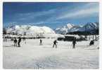 VAL LOURON ( Hautes-Pyrénées): Vue Générale; Départ Pour Les Pistes Sur Fond De Cimes Enneigées ; Animée, Skieurs; TB - Borderes Louron