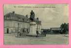 02 - AISNE - VILLERS COTTERETS - La STATUE Et La PLACE Alexandre DUMAS - Edit. Risse Lib. N° 393 - CPA Voyagée En 1910 - - Villers Cotterets