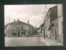 CPSM - Doulevant Le Château ( Haute Marne 52) - La Place ( Publicité LU MARTINI KUB Pompe Essence SHELL COMBIER CIM 18 - Doulevant-le-Château