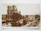 L\´eglise Notre Dame Et Perspective Sur La Seine - The River Seine And Its Banks