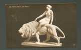 NUDE LADY RIDING A LION,  SCULPTURE BY MAX VALENTIN, VINTAGE POSTCARD - Leones