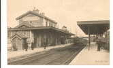 Rosny-sous-Bois Et Neuilly-Plaisance (93) : Intérieur De La Gare Et Train à Quai Environ 1910 (animée). - Rosny Sous Bois