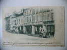 STENAY  :  Place Du Marché  (Les Arcades)  Avec Vieille Voitures   1902 - Stenay
