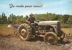 Paysans Conduisant Un Tracteur - Bauern
