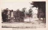 VAL D OISE.MERY SUR OISE.LE MONUMENT AUX MORT LA SALLE DES FETES - Mery Sur Oise