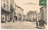 Cunlhat (63) : Fiacre En Attente Sur La Place De L'église, Cfé à D, Patisserie Au Fond En 1914 (animé, Attelage). - Cunlhat