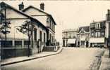 Houilles - Place De La Gare + Gare -1951 - Houilles