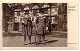 Tower Of London Chief Yeoman Warder And Yeoman Gaoler - Tower Of London