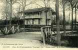 17 . SAUJON .  PARC DE L'ETABLISSEMENT THERMAL - LE CHALET BLEU ET LE PONT RUSTIQUE . - Saujon