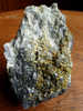 STIBINE MASSIVE ET CRISTALISEE AVEC PETITS QUARTZ  ET GNEISS 8 X 5  Cm LA FORGE - Minerals