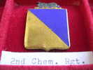 Crest Américain Du 2nd Chemical Regiment à épingle - US WWII Période 39-45 Voir Année 50 - Autres & Non Classés