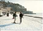 NICE...SOUS LA NEIGE...JANVIER 1985...SKIEURS AU BORD DE LA PLAGE - Cafés, Hoteles, Restaurantes