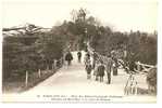 PARIS - Parc Des Buttes Chaumont - Chemin Du Belvédère Et Le Pont De Briques - Paris (19)