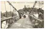 PARIS - Les Buttes Chaumont, Le Pont Suspendu - Paris (19)