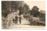 PARIS - Les Buttes Chaumont, Dans Les Rochers - Distretto: 19