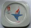 CENDRIER - VIDE POCHE - JEUX OLYMPIQUES D´HIVER - ALBERTVILLE - 1992 - FRANCE - SAVOIE - MASCOTTE - Porcelana