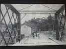 MAUVES (MAUVES-sur-LOIRE) - Le Bout Du Pont Et Les Rochers - Cyclistes - Animée - Non Voyagée - Début De Pliure (scan) - Mauves-sur-Loire