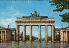 Jolie CP Allemagne Berlin Brandenburger Tor Porte De Brandebourg - A Circulée 9-06-1967 - Brandenburger Deur