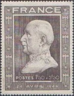 France Maréchal Pétain N°  606 ** Portrait - 1941-42 Pétain