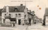 UN COIN DE LA PLACE BON ETAT TACHES COIN DROIT - Rantigny