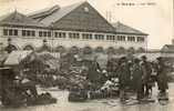 BOURGES (18) Place Halles Marché Belle Animation - Bourges