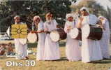 # UAE 48 Men With Drums 30 Gem 01.97  Tres Bon Etat - United Arab Emirates