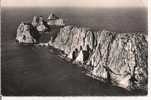 29..EN AVION AU DESSUS DE CAMARET..LES TAS DE POIS....15X 10.5.....EDIT LAPIE.CPSM..1961 - Camaret-sur-Mer