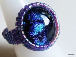 Bague Verre Artisanal Dichroic Bleu Serti Miyuki Delicas T 57 (US: 6,5/7)  Le Cabochon A été Réalisé Par Une Artiste Fil - Anelli