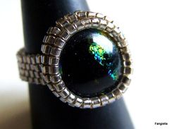 Bague Verre Dichroic Réalisé Par Une Artiste Fileuse De Verre Dans Nid De Miyuki Delica Argenté Taille 58 (8,5 US) - Ringe