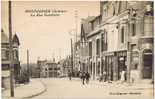 80 -- MONTDIDIER   --- La Rue Gambetta -- Institue De Beauté !! - Montdidier