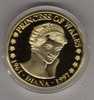 Trés Belle Médaille De La Princesse De Galles -diana-  (40mm) (30grs) Plaqué Or 24 Carats - Altri & Non Classificati