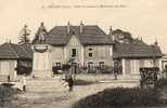 POLIGNY école Degarçons Et Monument Aux Morts - Poligny