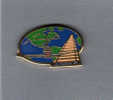 Pin´s  LA  POSTE  1992  SCIC  Avec  AVION, VOILIER, MAPPEMONDE - Postwesen