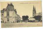 51  -  CHALONS SUR MARNE. - La Place Godart - Le Musée. - Châlons-sur-Marne