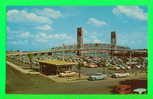 JACKSONVILLE, FL. - MUNICIPAL PARKING LOT - ANIMATED OLD CARS - - Jacksonville