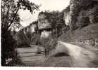 CPSM   24      BRANTOME         ROCHERS ROUTE DE BOURDEILLE - Brantome