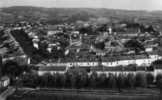 Vaucluse (84), Valréas, Vue Aérienne. Le Cours De Berteuil, La Tour Des Cordeliers Et Le Cours De La Gare - Valreas