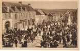 CPSM GOURIN (Morbihan) - Place Du Marché (jour De Marché) Très Animé - Gourin