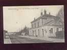 Neuville De Poitou Gare Des Chemins De Fer De L'état édit.trouvé , Rails  Belle Carte - Neuville En Poitou