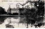 CPA .SAINT FARGEAU. LE CHATEAU VU DE L'ILE. DATEE 1933 - Saint Fargeau