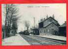 FORMERIE 1916 LA GARE VUE D INTERIEUR LOCOMOTIVE A VAPEUR CARTE EN TRES BON ETAT - Formerie