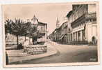 Hagetmau (40) : Rue Gambetta  Environ 1950 (animée, Commerces). - Hagetmau