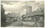 Britain United Kingdom - The Old Thatched Cottages, Godshill Postcard [P98] - Other & Unclassified