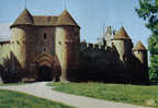 Carte Postale 18. Ainay-le-Vieil Le Chateau Trés Beau Plan - Ainay-le-Vieil