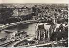 SABLE SUR SARTHE En Avion Au-dessus De...L'Eglise Et Le Château - Sable Sur Sarthe