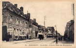 PONTORSON - Grande Rue. A Gauche, L´Hôtel Des Montgomery - Pontorson